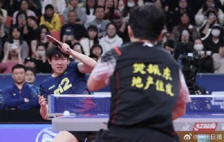 樊振东 王楚钦 乒超赛场巅峰对决 VS