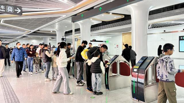 深圳轨道交通再升级！5条地铁新线开门迎客