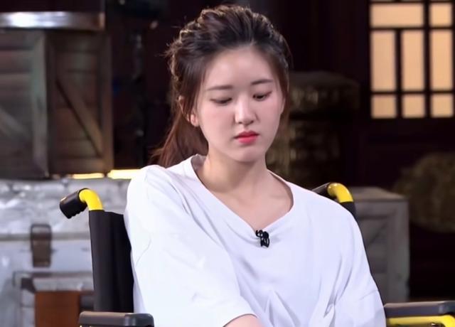 引发舆论风暴 被打请报警 体坛记者对赵露思出言不逊