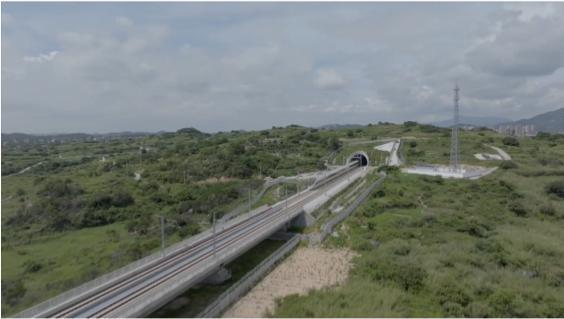 横空出世 全球最快高铁 时速400公里高铁巨兽亮相