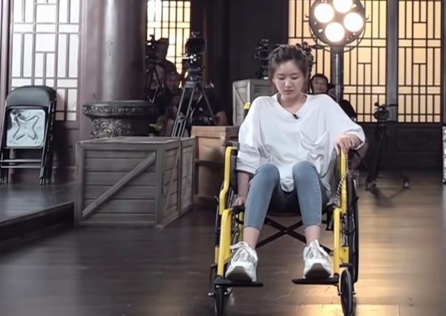 引发舆论风暴 被打请报警 体坛记者对赵露思出言不逊