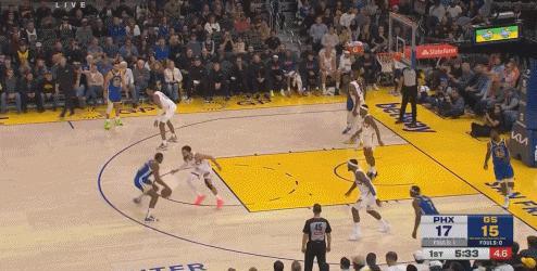 连投暴扣内外开花 带领球队爆发 库明加单节猛轰12分