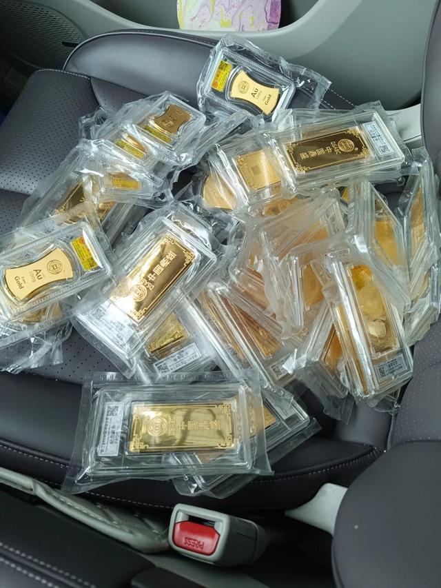 高位金价引发市场波动 金价一年创40次新高