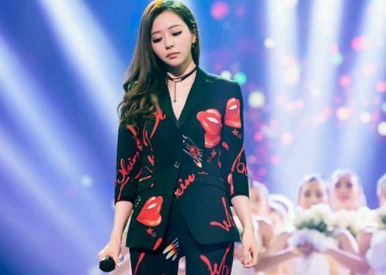 经典旋律谱写跨年序曲 江苏卫视跨年盛宴 唤醒时代记忆