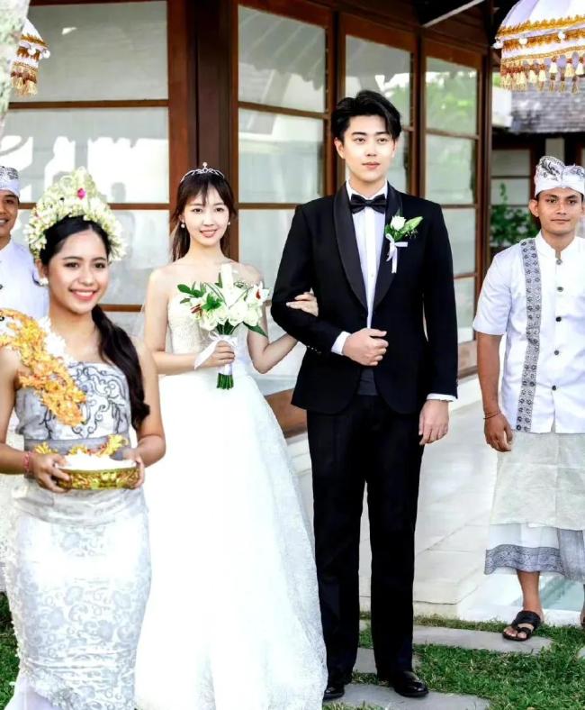 黯然分手 秦牛正威官宣与神秘男友三年恋情结束