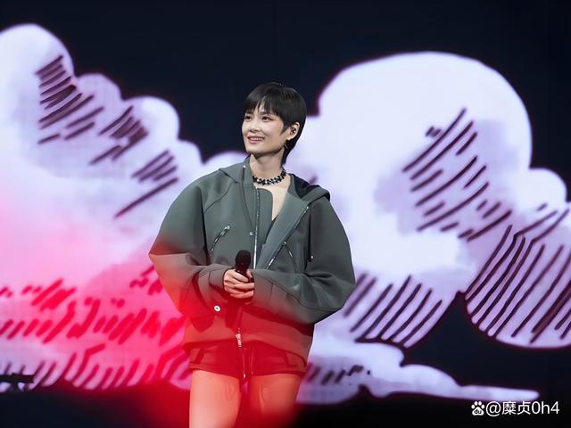 岁月流逝无情 李宇春优雅应对人生新篇章 从容绽放新韵