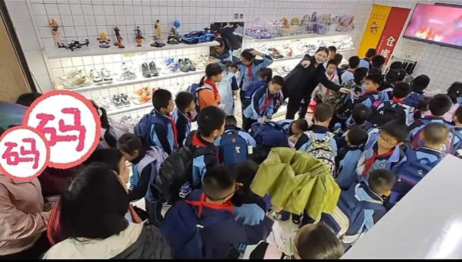 小学生神助攻 肥娟小吃单日营业额再创新高