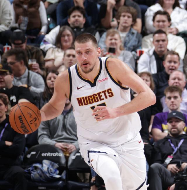 生涯得分破15000!威少同场三双助球队获胜 约基奇创纪录大三双