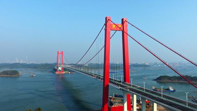 广西龙门大桥盛大通车 跨越茅尾海创下多项历史性记录