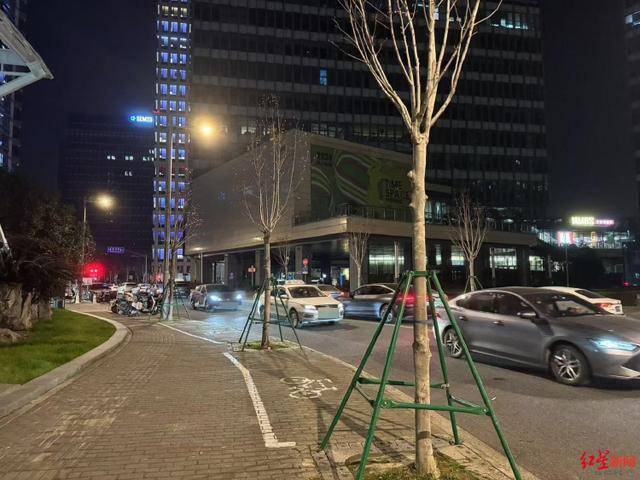 滴滴致歉网约车臭车问题 平台抽成高达30% 司机苦诉成本高