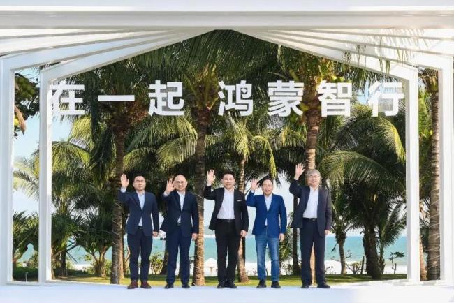 流量战的佼佼者 小米一鸣惊人 跨界造车中的中场战事