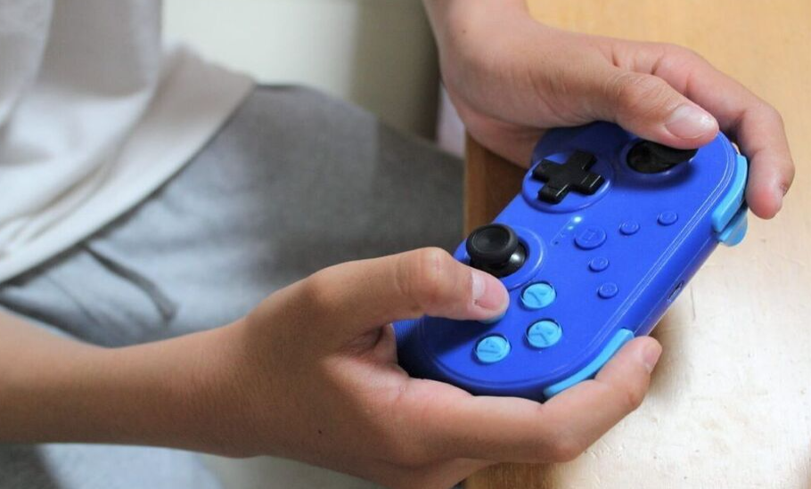 沉迷游戏、白天打盹：心理专家揭秘儿童沉迷症的治疗方法