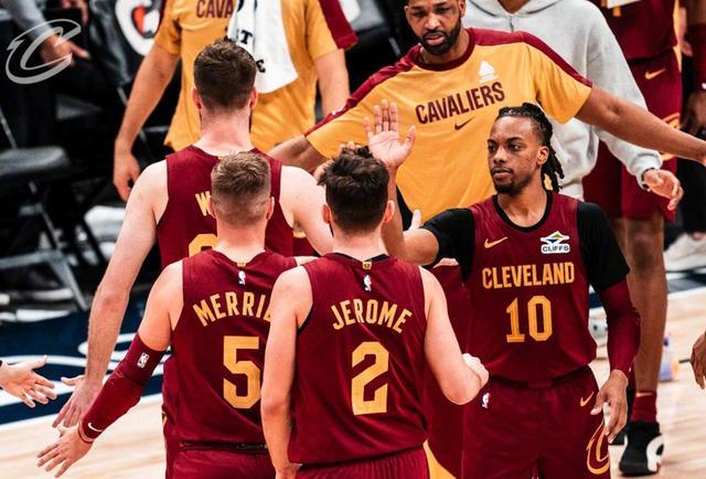 40岁老将詹姆斯首战空砍23分 湖人惜败骑士