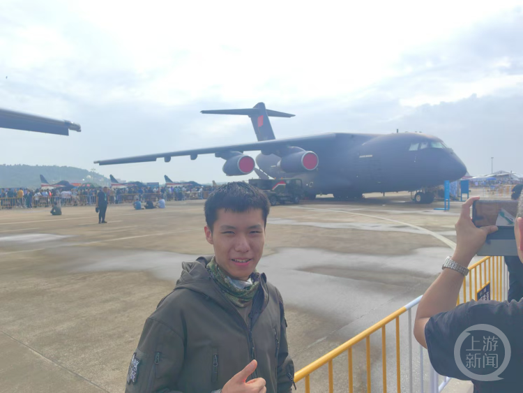 重庆大学生凭借战术装备设计斩获万元奖学金 获邀参观珠海航展 展露军工创新潜力