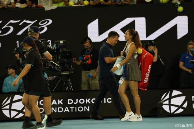 中国新星郑钦文:冉冉升起的女子网坛之星