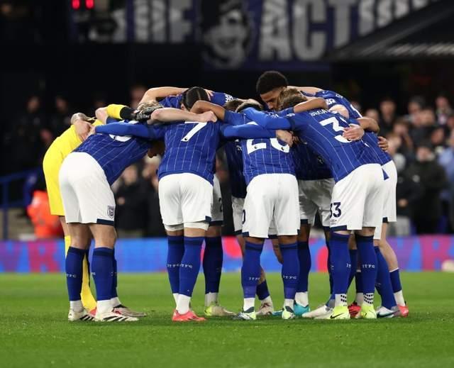 年漫长等待 保级队终结22 英超史诗之夜 主场庆祝胜利