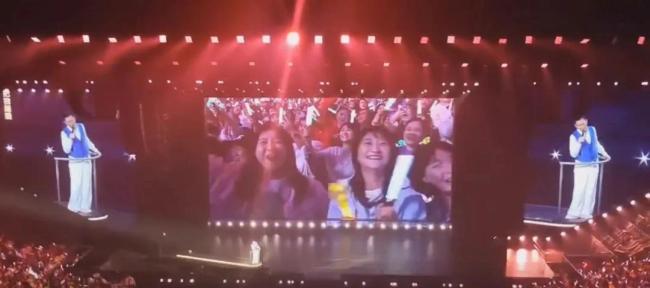 贾玲圆追星梦 跨年夜欢乐追逐刘德华演唱会的喜悦之旅