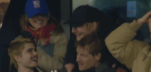 年漫长等待 保级队终结22 英超史诗之夜 主场庆祝胜利