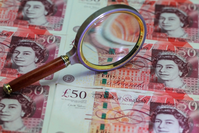 英镑风暴再起：2022年迷你预算危机重现危机