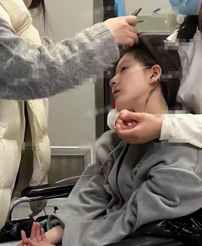 吃饭吞咽困难!病情引粉丝担忧 赵露思患病后首露面