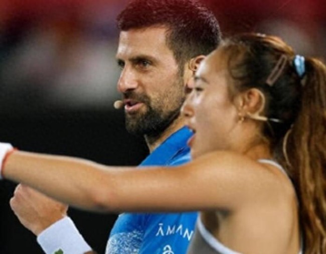 郑钦文调侃德约科维奇想累死教练穆雷：德约奇谋尽显，教练惨成工具人