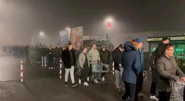 两小时内光速抢空 点亮全球新年！ 中国烟花成德硬通货