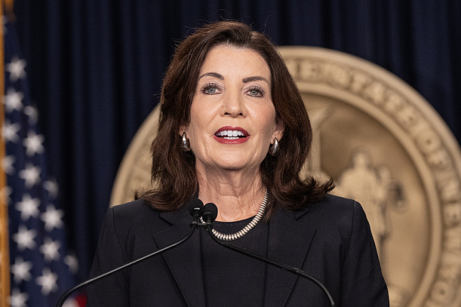 10天后成美国首位重罪犯总统:特朗普上诉