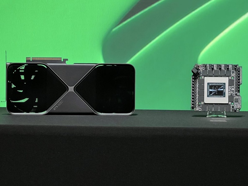 RTX 5090 驾到！英伟达公版与 AIC 非公版显卡图鉴盛宴