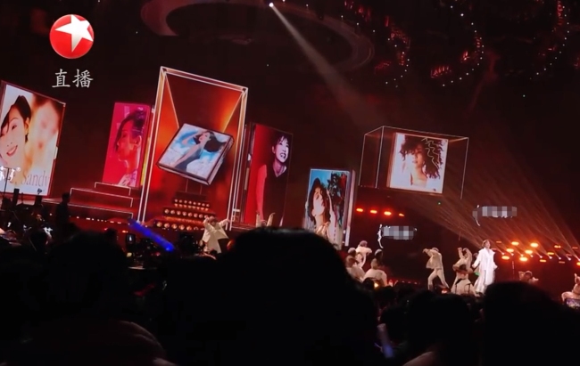 天后归来感动全场 林忆莲东方卫视跨年盛典金曲六连唱