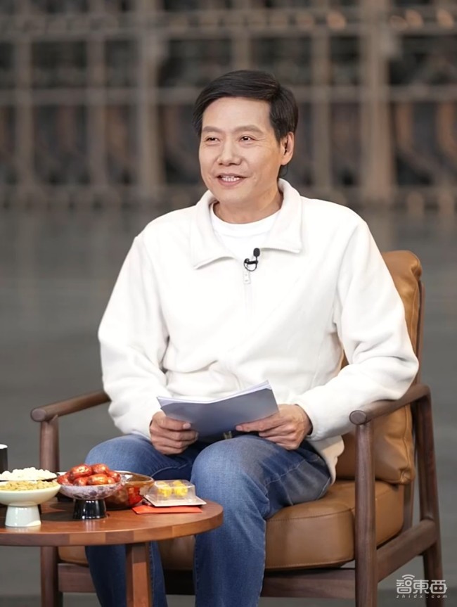 雷军立下2025年学习开叉车Flag 跨年直播畅谈未来愿景