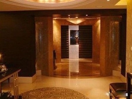 名流豪宅化成灰烬：美国名媛加州豪宅惨遭大火毁损