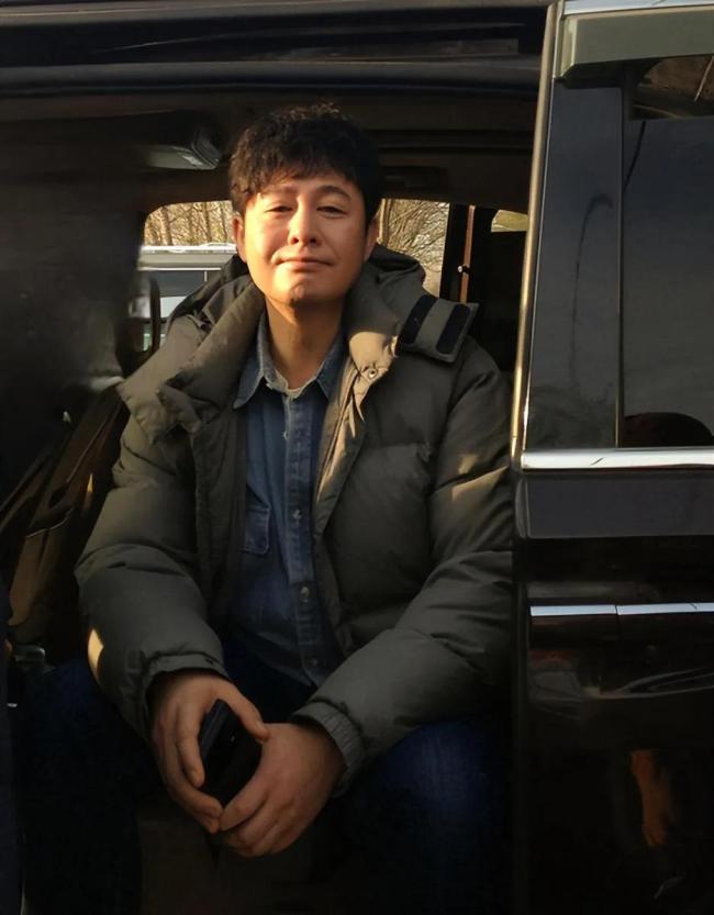 姜尘回应家暴指控 网络质疑引风波