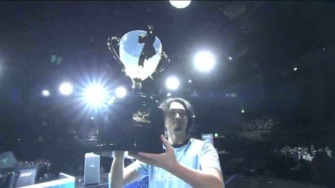 《街头霸王》第11届Capcom杯：日本选手夺冠，豪取100万美元奖金