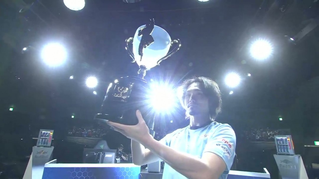 《街头霸王》第11届Capcom杯：日本选手夺冠，豪取100万美元奖金